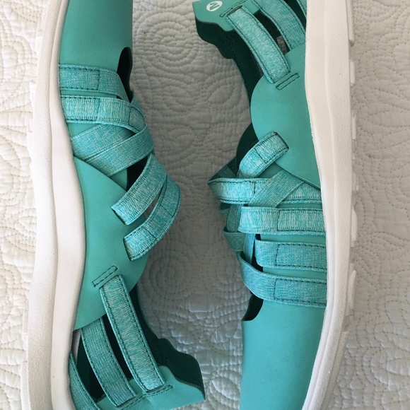 Merrell Atlantis women's size 8.5 water shoes - Picture 3 of 4